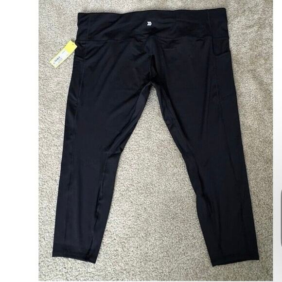 All in Motion™ Women's Plus Size Sculpt High-Rise Capri Leggings Black Size 3x - Picture 2 of 14